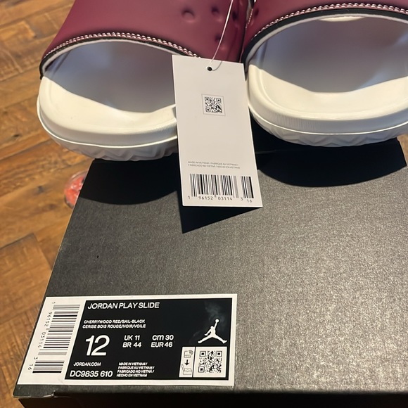 Sandals_&_Flip_Flops
